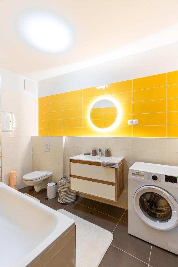 Modern & Newly Built With Private Garage * Budapesta